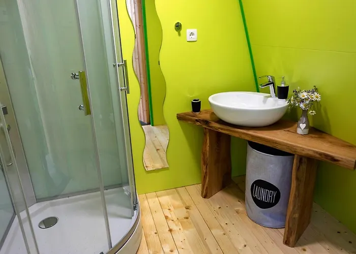 Glamping Health 3* Kamnik